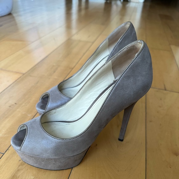 Shoes - Picture 2 of 5